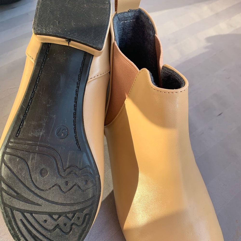 Beige boots - Picture 5 of 5